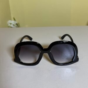 Oversized Round Frame Sunglasses – Black Frame with Smoke Gradient Lens
