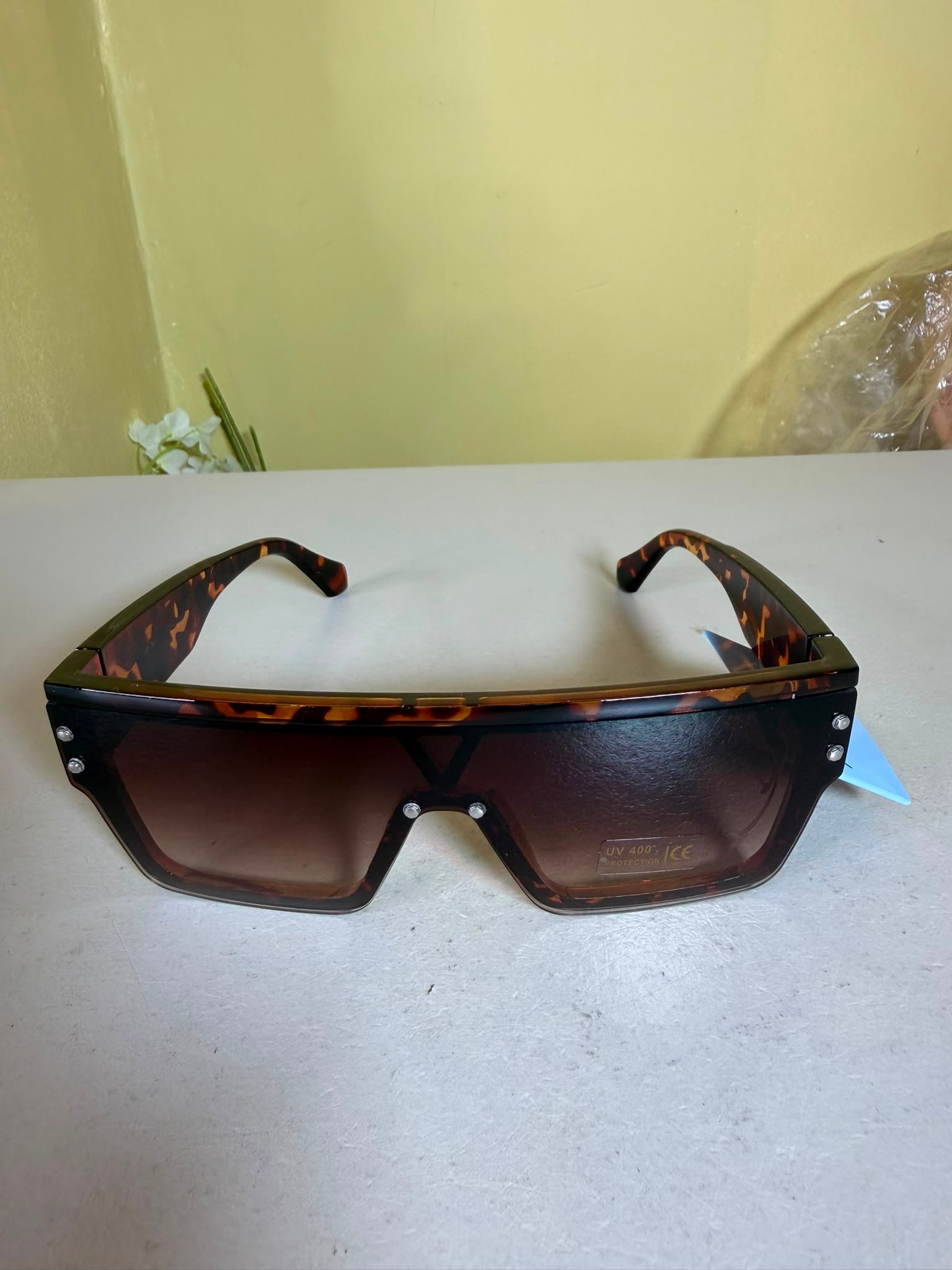 Royal Stallion Wraparound Shield Sunglasses – Tortoiseshell Brown